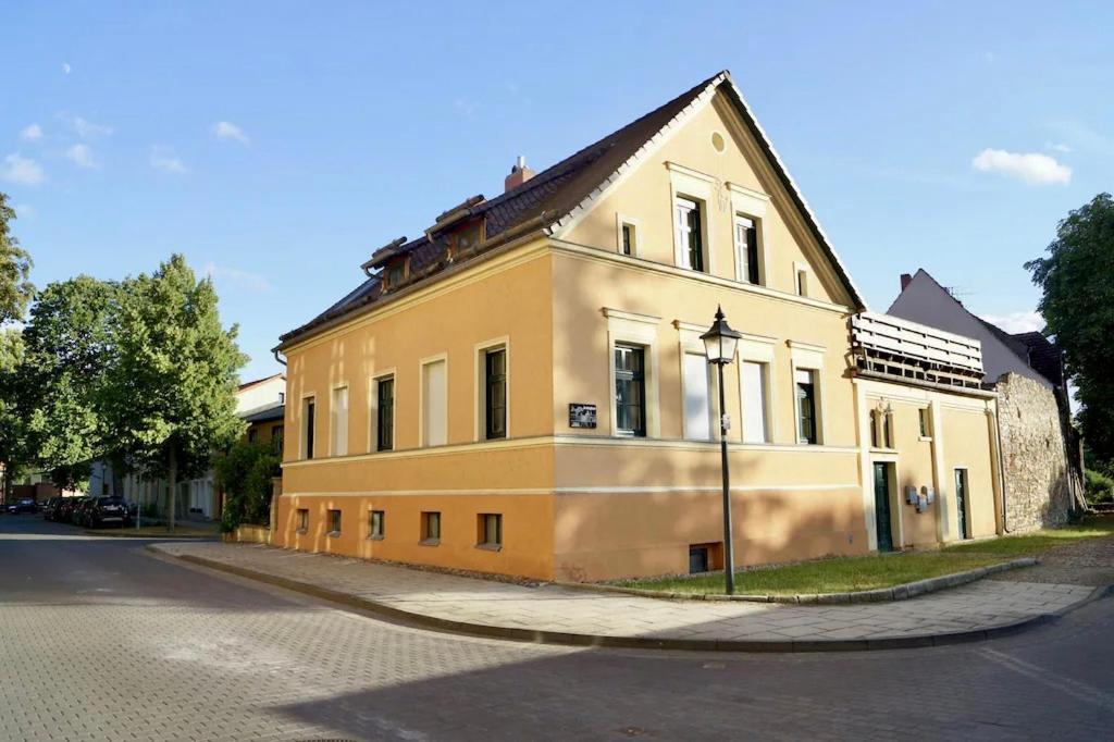"Ferienwohnung Am Schloss" - Ferienwohnung Mit Blick Auf Das Barbyer Schloss, 5 Gehminuten Bis Zur Elbe Exterior foto